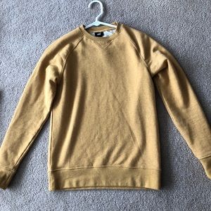 Yellow/gold crew neck sweatshirt